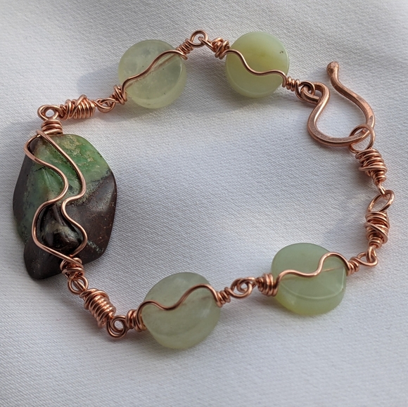 Artisan Jewelry - Handcrafted Copper Chain Bracelet With Chrysoprase And Aventurine Gemstones
